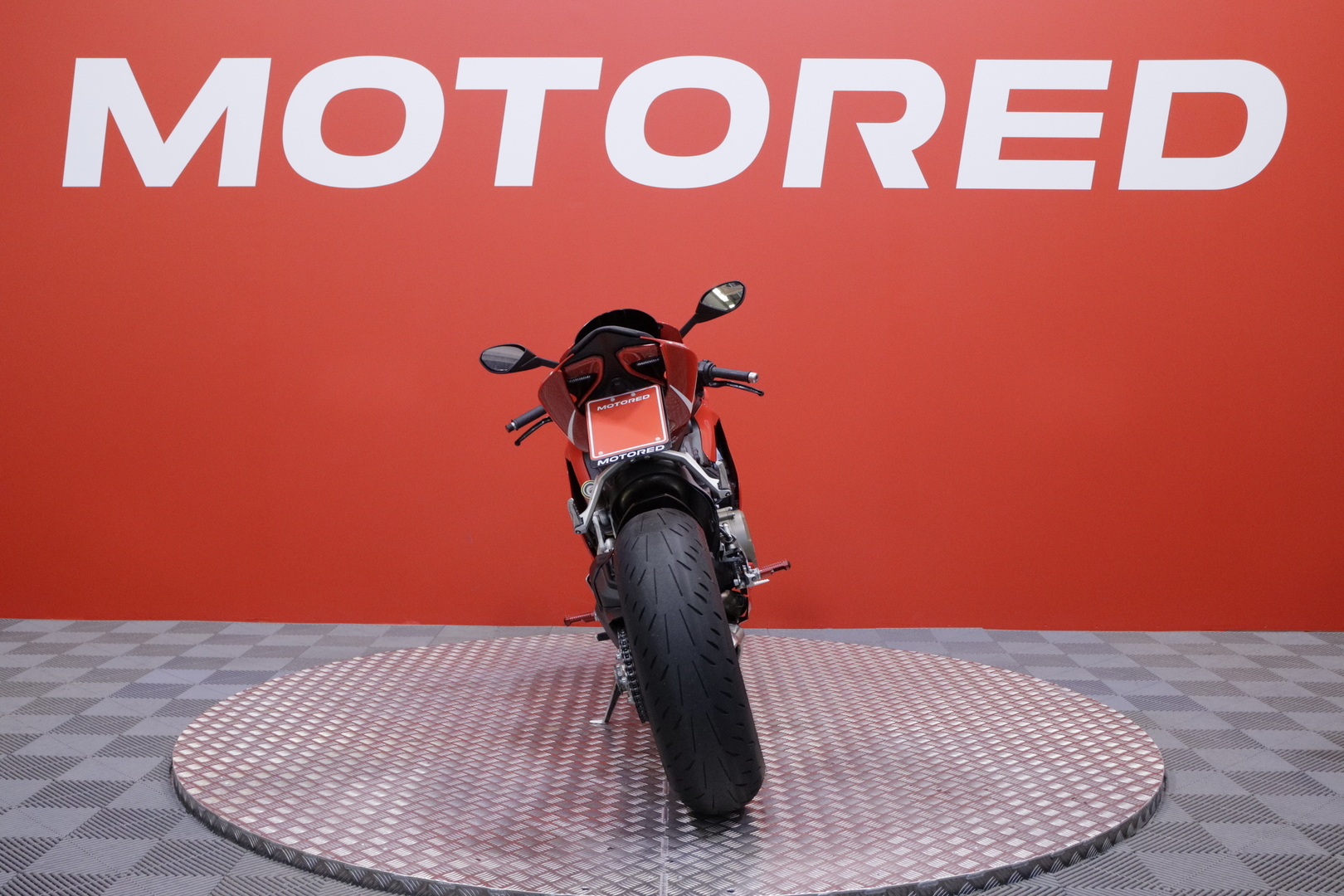 Ducati - 1199 - Panigale // Shifter / Desmot tehty / DTC / Termignoni // - Moottoripyörä