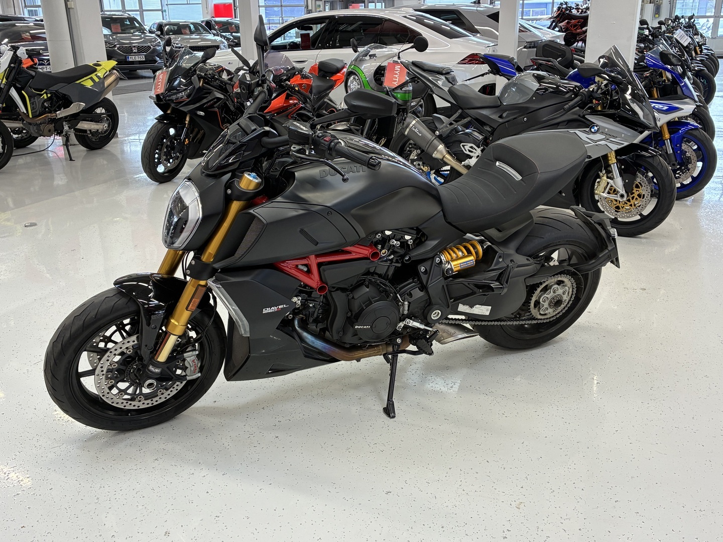 Ducati - DIAVEL - 1260 S // Juuri saapunut! / Suomi-pyörä / Termignoni / Desmot tehty // - Moottoripyörä