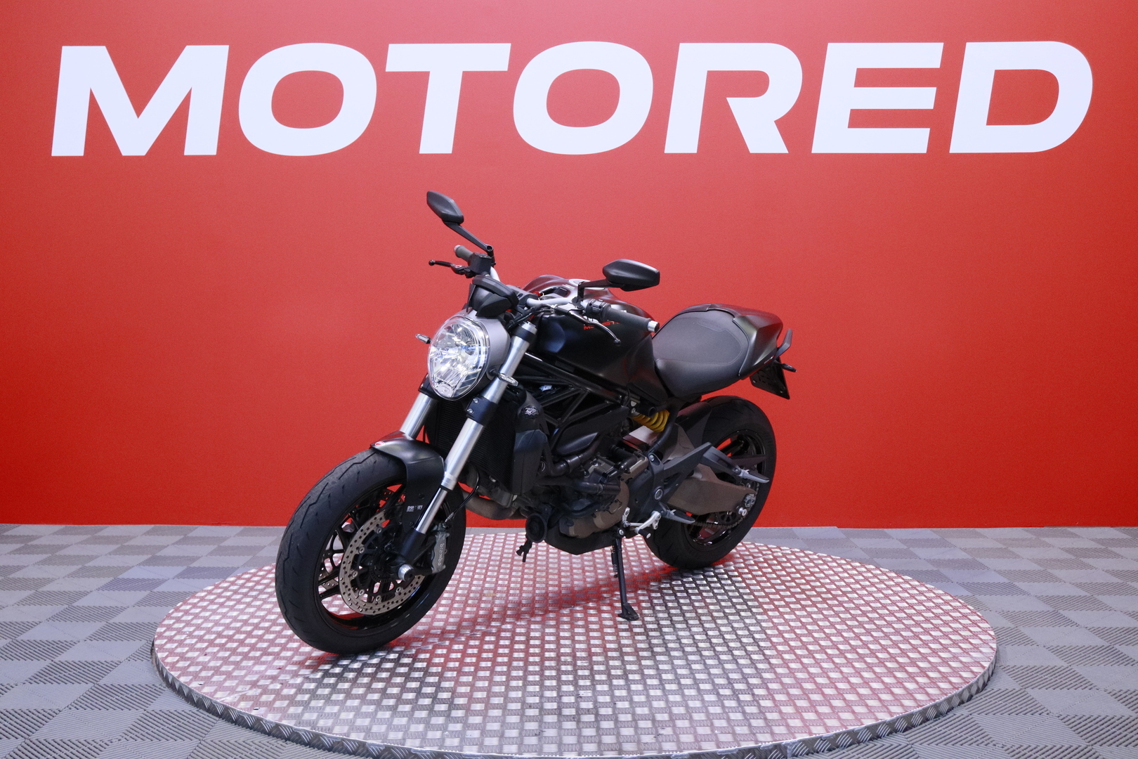 Ducati - MONSTER - 821 // Suomi-pyörä / Huoltokirja / DTC / Ducktail // - Moottoripyörä
