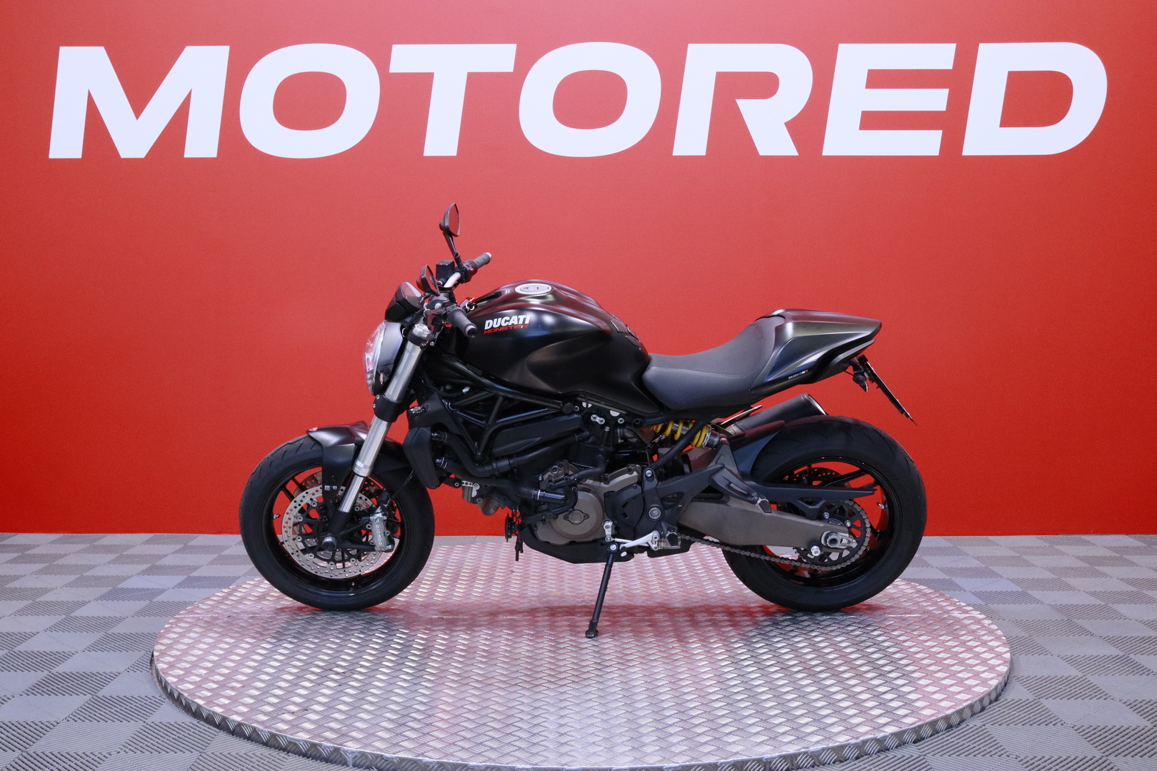 Ducati - MONSTER - 821 // Suomi-pyörä / Huoltokirja / DTC / Ducktail // - Moottoripyörä