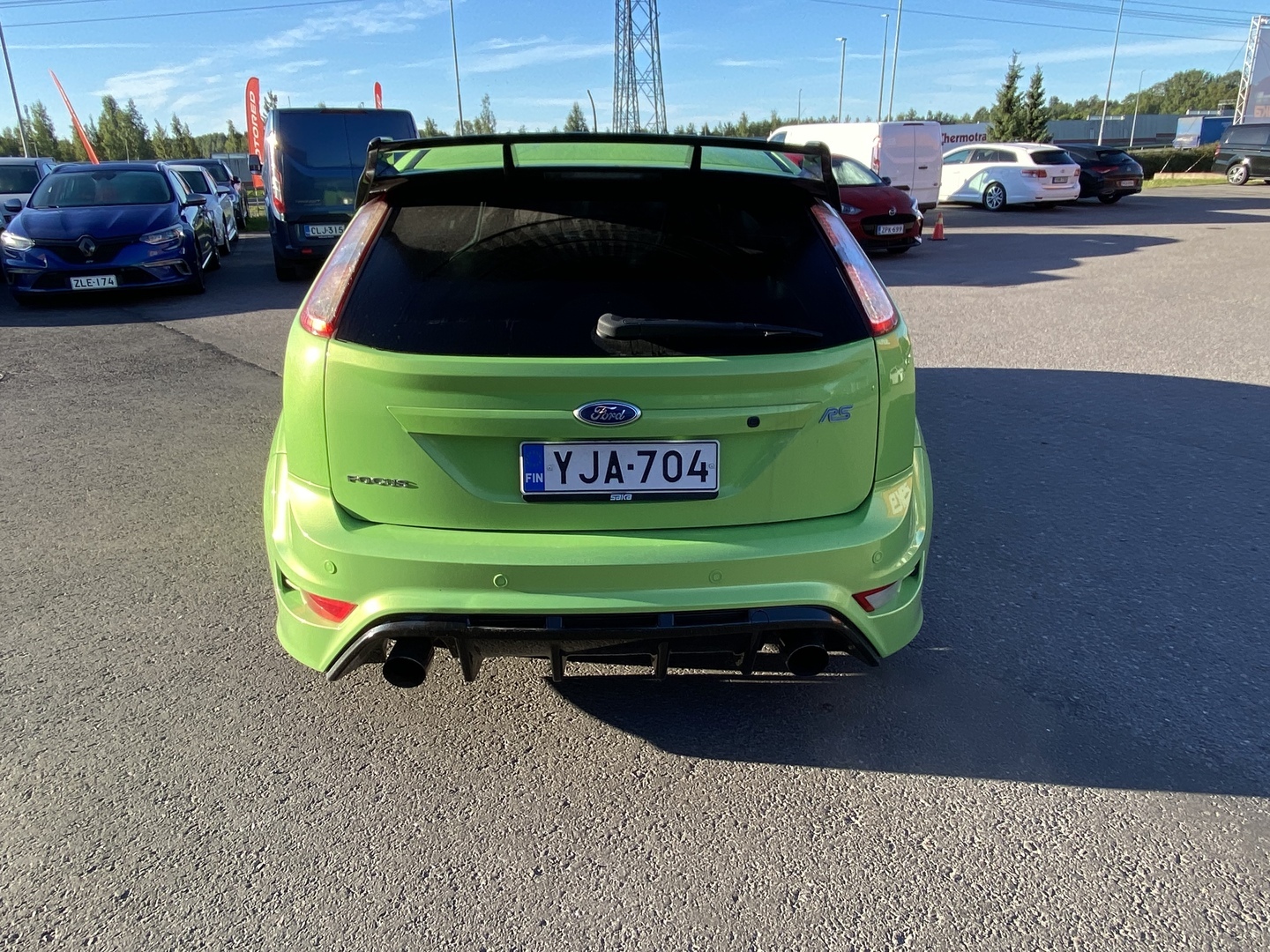 FORD - Focus - 2,5T 305 hv RS M6 3-ovinen - Viistoperä