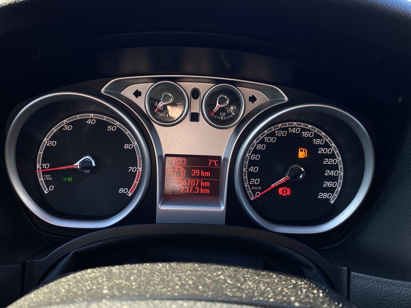FORD - Focus - 2,5T 305 hv RS M6 3-ovinen - Viistoperä
