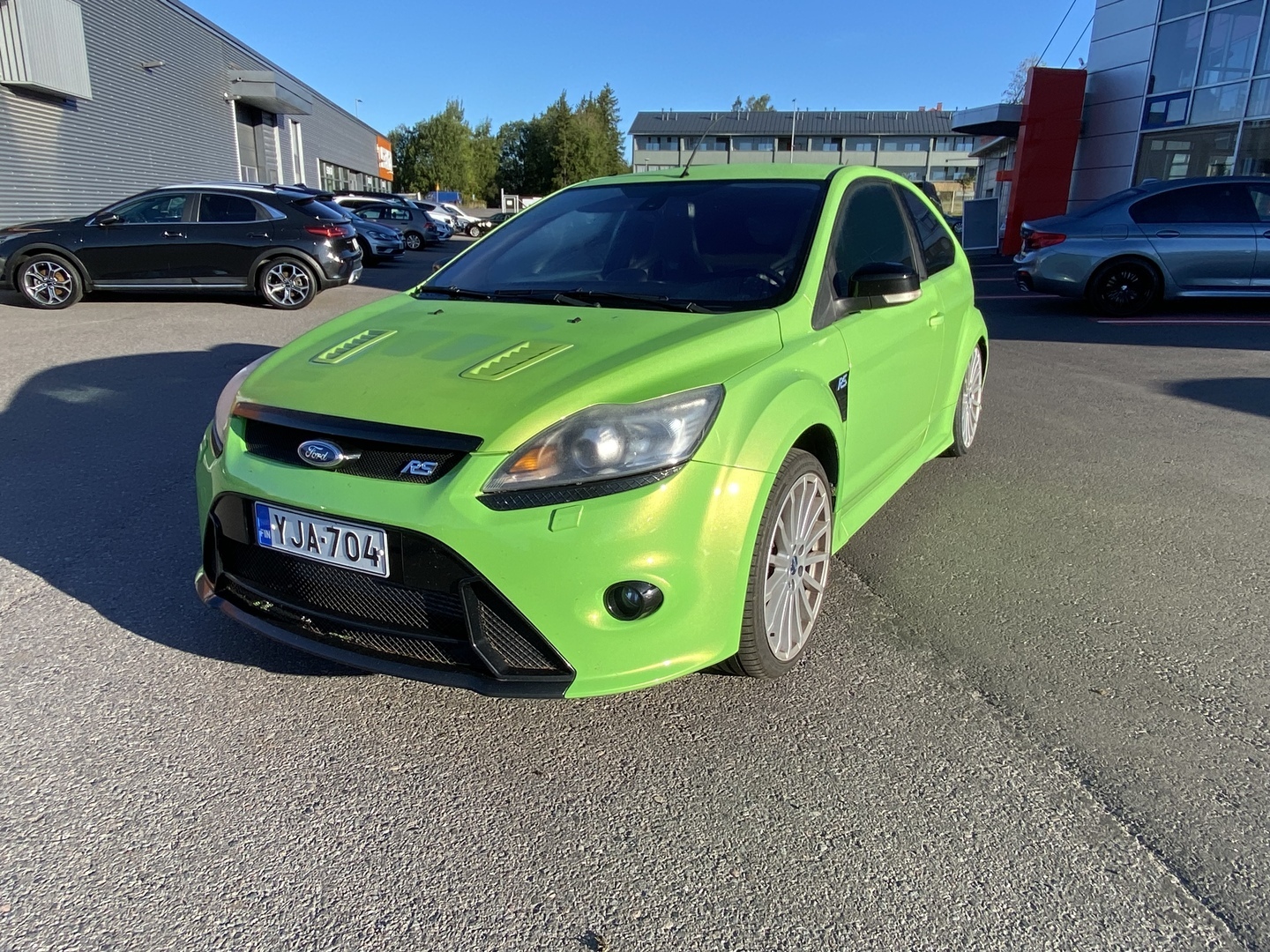 FORD - Focus - 2,5T 305 hv RS M6 3-ovinen - Viistoperä