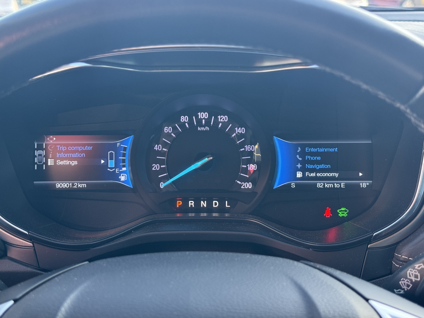 FORD - Mondeo - 2,0 187hv Hybrid eCVT Vignale HEV 4-ovinen - Sedan