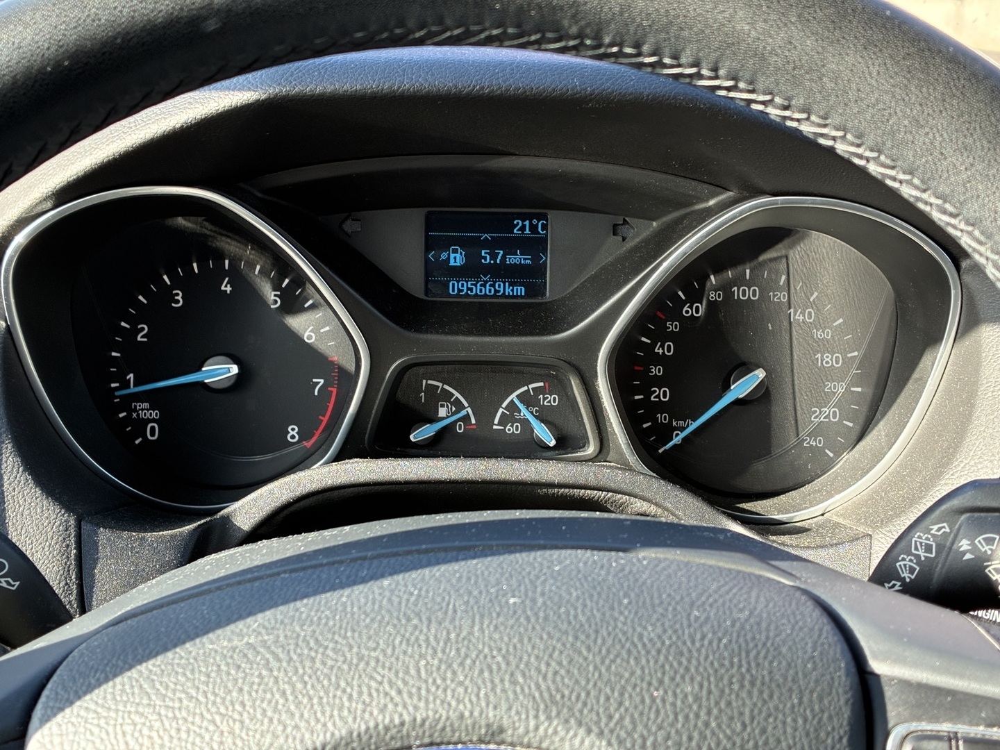 Ford - Focus - 1,0 EcoBoost 125 hv Start/Stop M6 ST-Line 5-ovinen - Viistoperä