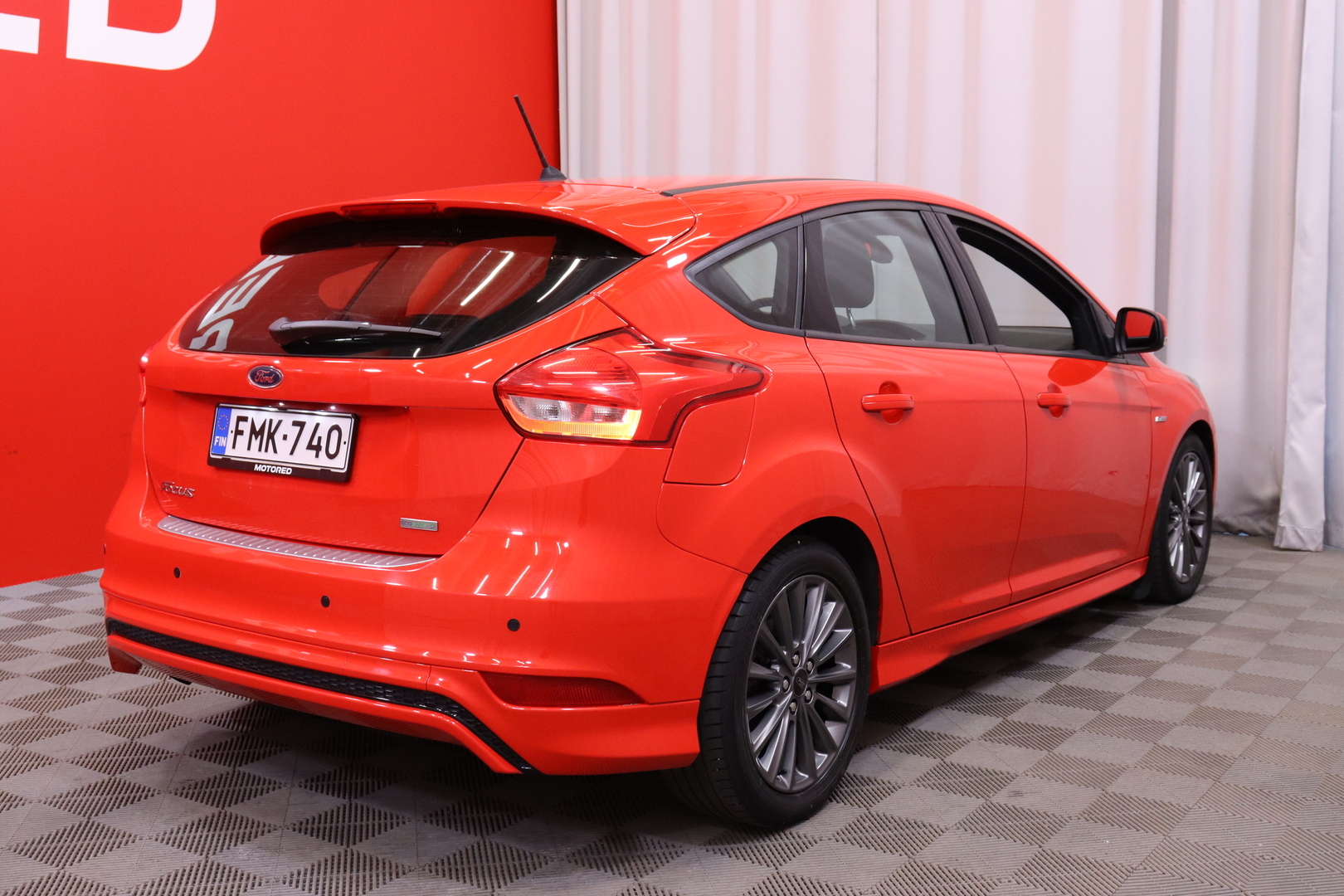 Ford - Focus - 1,0 EcoBoost 125 hv Start/Stop M6 ST-Line 5-ovinen - Viistoperä