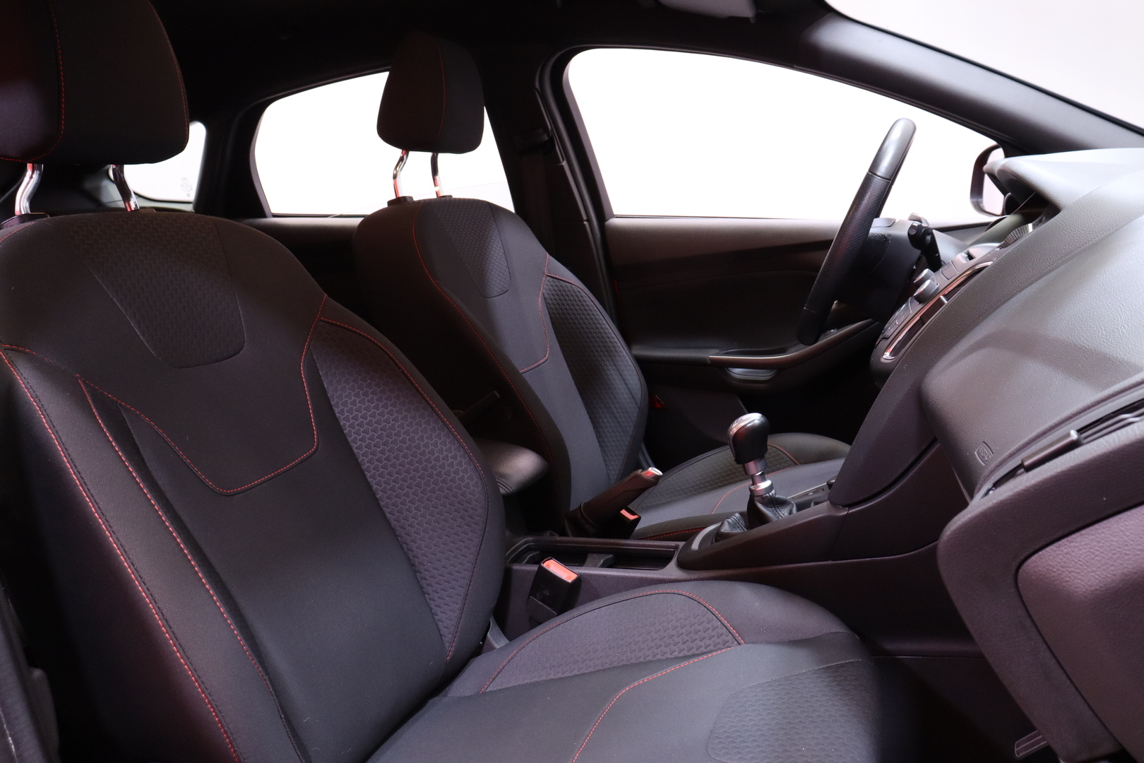 Ford - Focus - 1,0 EcoBoost 125 hv Start/Stop M6 ST-Line 5-ovinen - Viistoperä