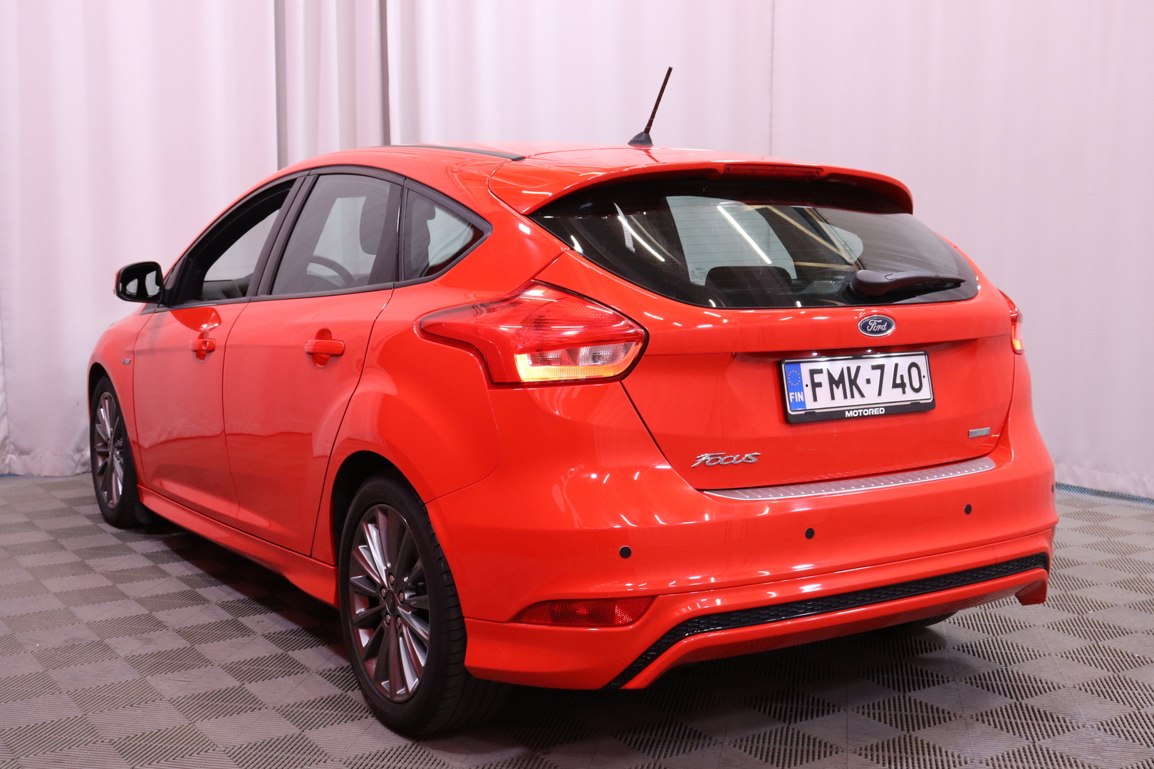 Ford - Focus - 1,0 EcoBoost 125 hv Start/Stop M6 ST-Line 5-ovinen - Viistoperä