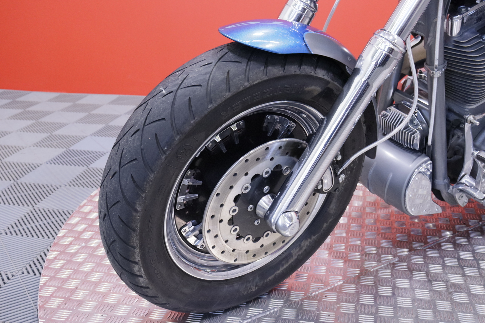 Harley-Davidson - CVO - FAT BOB FXDFSE // Suomi CVO / Nostajat tehty / Huoltokirja / Hieno alkup kuntoinen // - Moottoripyörä