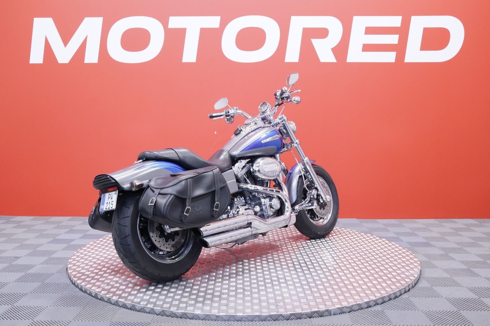 Harley-Davidson - CVO - FAT BOB FXDFSE // Suomi CVO / Nostajat tehty / Huoltokirja / Hieno alkup kuntoinen // - Moottoripyörä