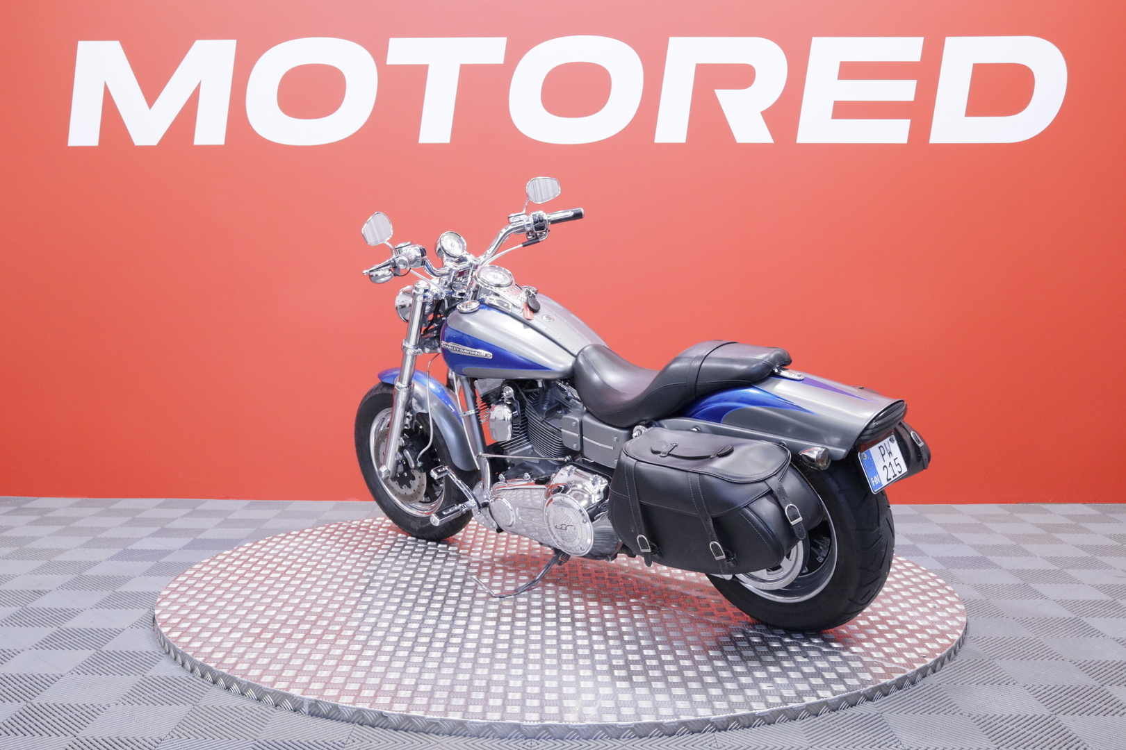 Harley-Davidson - CVO - FAT BOB FXDFSE // Suomi CVO / Nostajat tehty / Huoltokirja / Hieno alkup kuntoinen // - Moottoripyörä