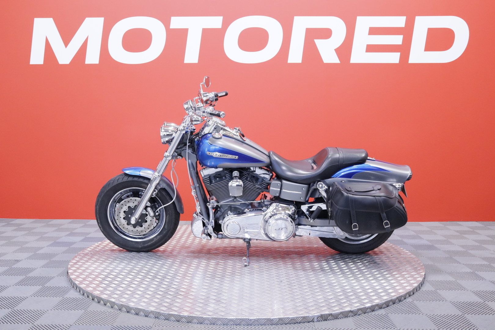 Harley-Davidson - CVO - FAT BOB FXDFSE // Suomi CVO / Nostajat tehty / Huoltokirja / Hieno alkup kuntoinen // - Moottoripyörä