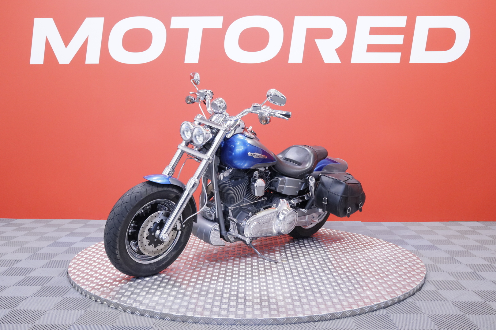 Harley-Davidson - CVO - FAT BOB FXDFSE // Suomi CVO / Nostajat tehty / Huoltokirja / Hieno alkup kuntoinen // - Moottoripyörä