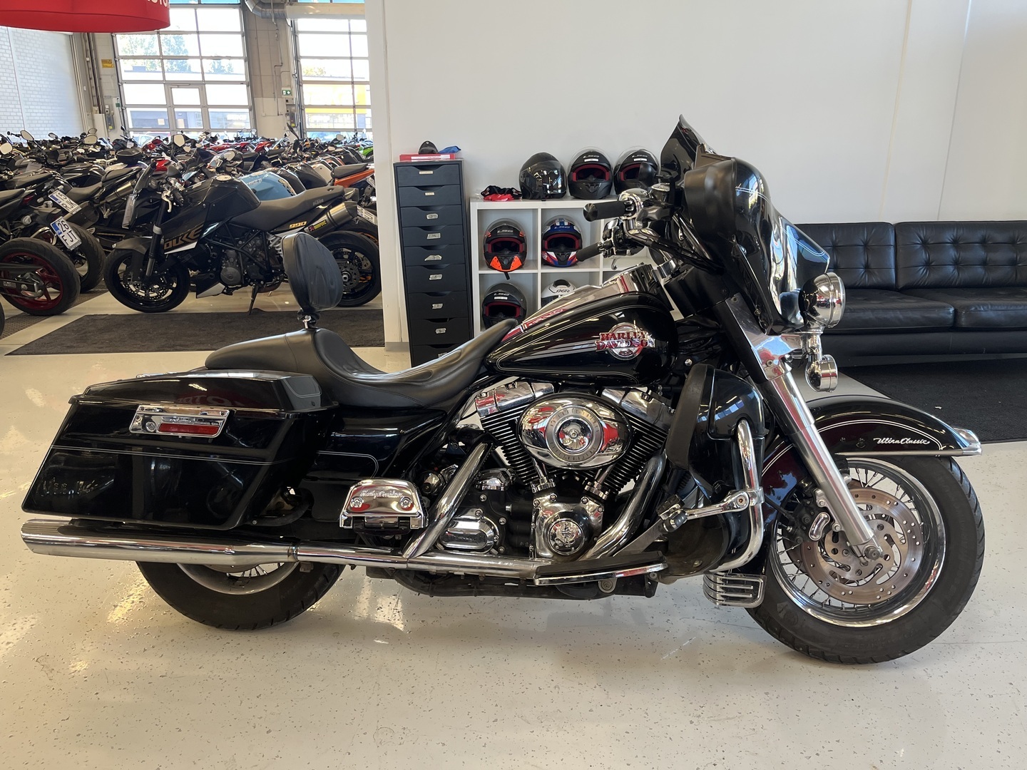 Harley-Davidson - TOURING - FLHTCUI Ultra Classic Glide // FLHTCU / Vakkari / V&H / Stereot / 1- Kilpinen // - Moottoripyörä