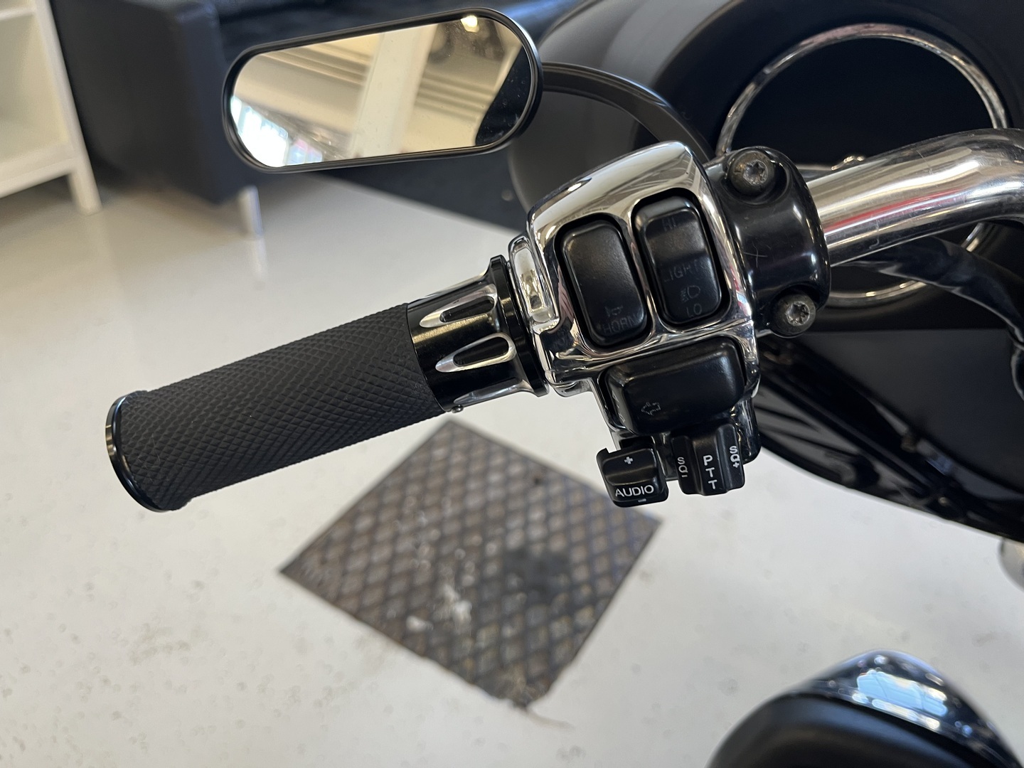 Harley-Davidson - TOURING - FLHTCUI Ultra Classic Glide // FLHTCU / Vakkari / V&H / Stereot / 1- Kilpinen // - Moottoripyörä