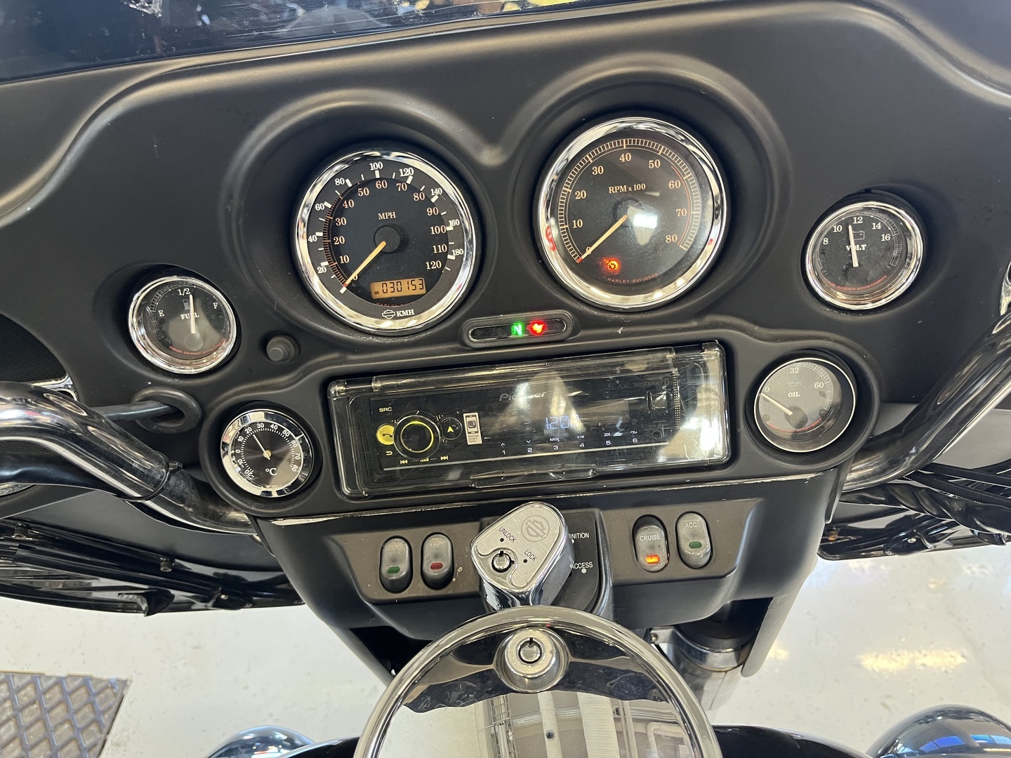 Harley-Davidson - TOURING - FLHTCUI Ultra Classic Glide // FLHTCU / Vakkari / V&H / Stereot / 1- Kilpinen // - Moottoripyörä