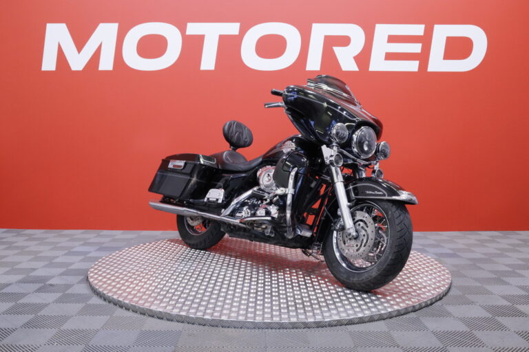 Harley-Davidson - TOURING - FLHTCUI Ultra Classic Glide // FLHTCU / Vakkari / V&H / Stereot / 1- Kilpinen // - Moottoripyörä