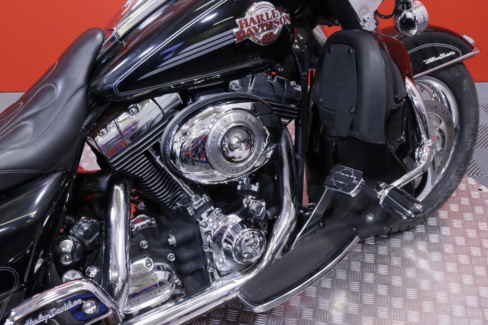 Harley-Davidson - TOURING - FLHTCUI Ultra Classic Glide // FLHTCU / Vakkari / V&H / Stereot / 1- Kilpinen // - Moottoripyörä