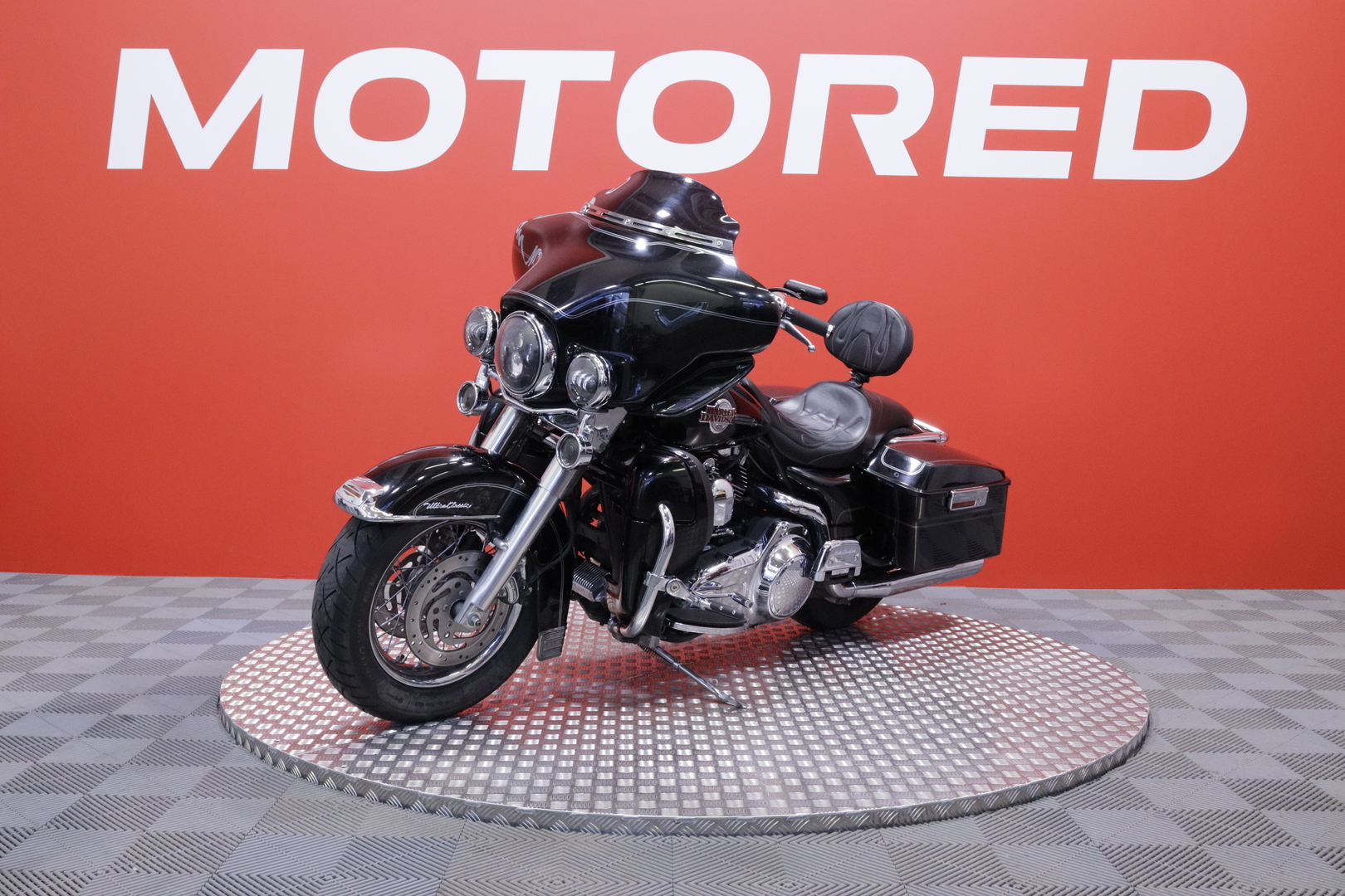 Harley-Davidson - TOURING - FLHTCUI Ultra Classic Glide // FLHTCU / Vakkari / V&H / Stereot / 1- Kilpinen // - Moottoripyörä