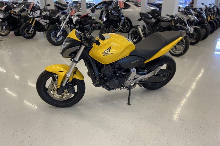 Honda - CB - 600 F Hornet // Mivv / Suomi-pyörä / Säädettävät kahvat // - Moottoripyörä