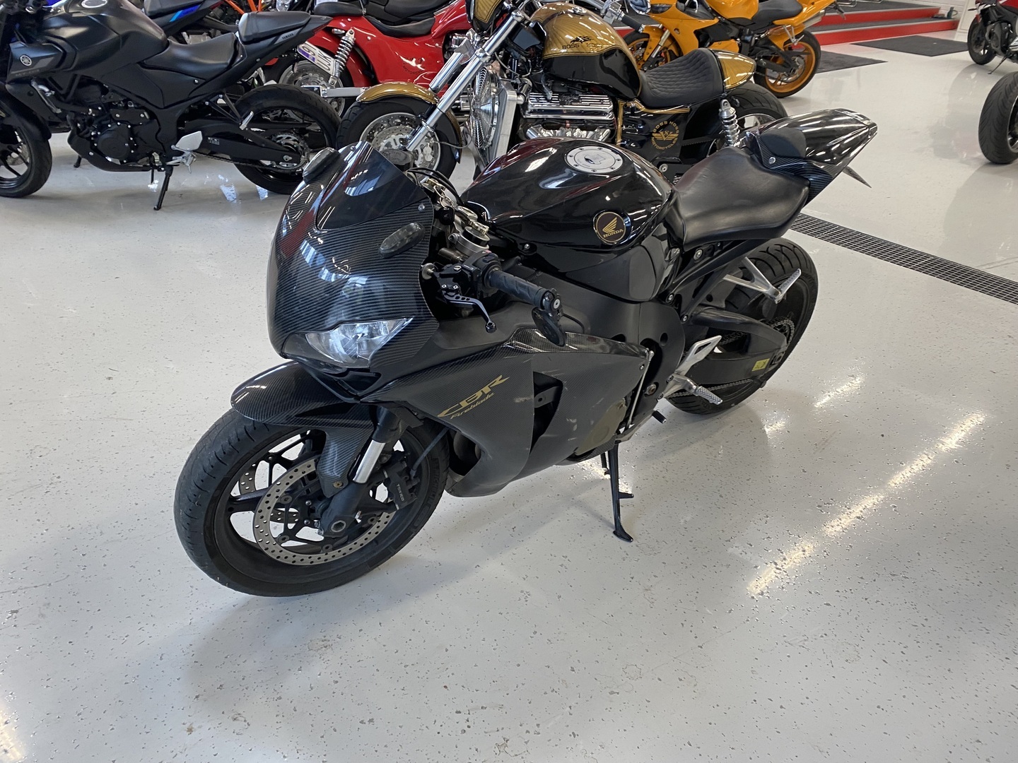Honda - CBR - 1000 RR Fireblade // Juuri saapunut! / Suomi-pyörä / Leovince // - Moottoripyörä