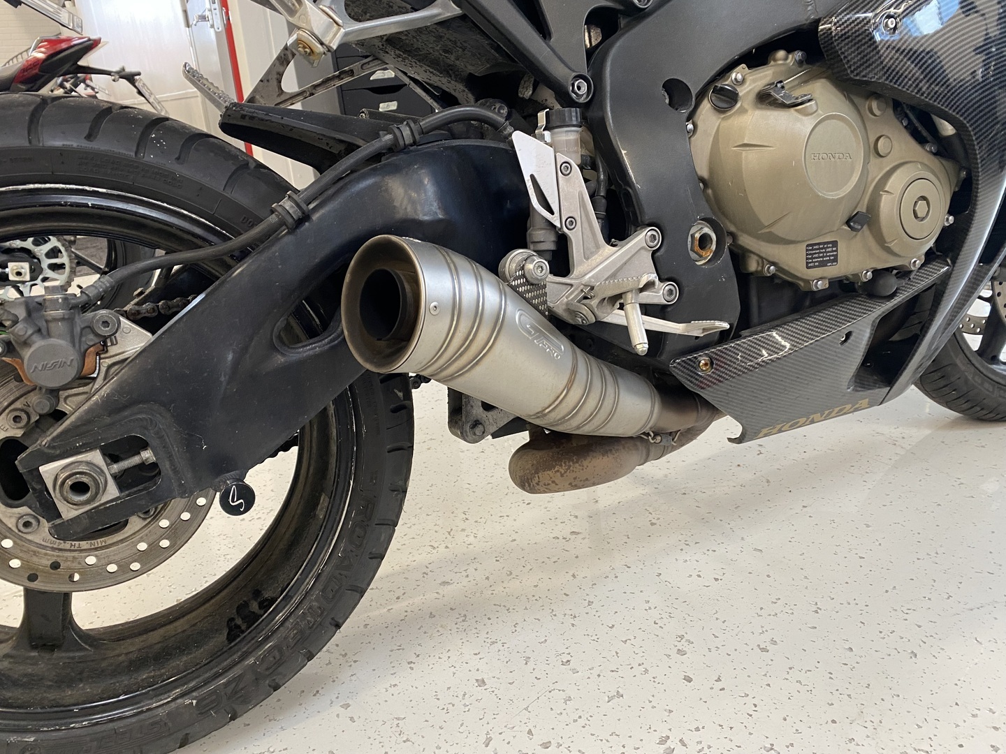 Honda - CBR - 1000 RR Fireblade // Juuri saapunut! / Suomi-pyörä / Leovince // - Moottoripyörä