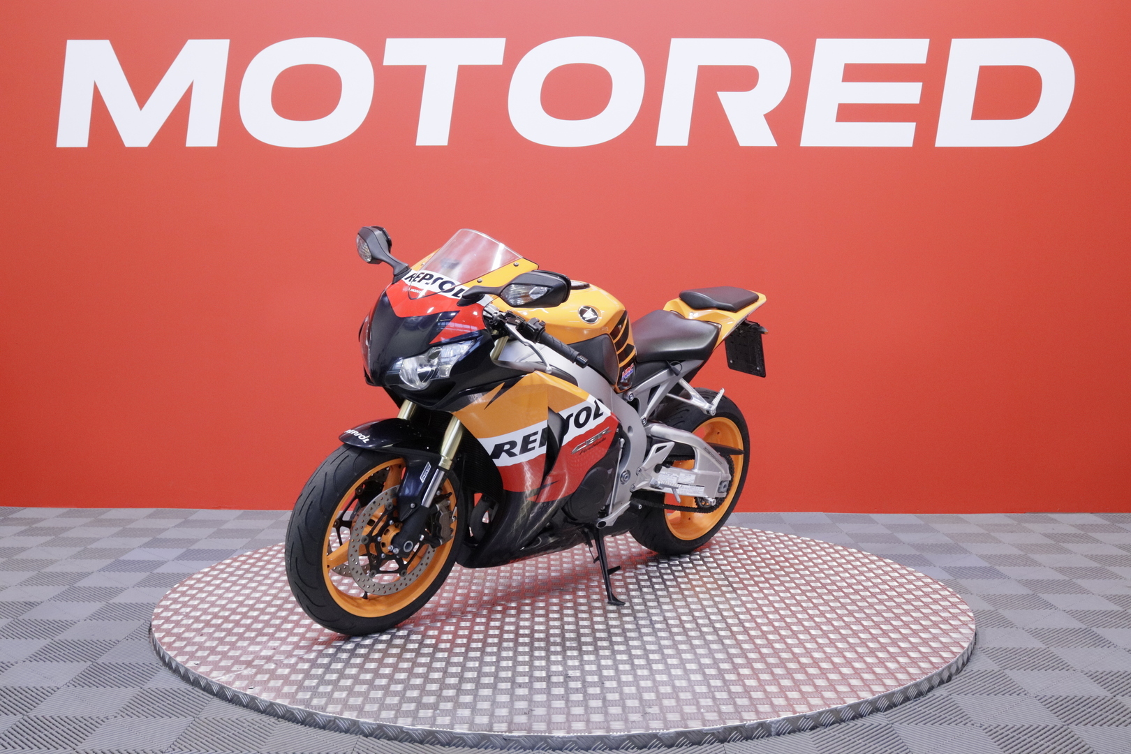 Honda - CBR - 1000 RR Fireblade // Suomi-Pyörä / Akrapovic / Huollettu // - Moottoripyörä