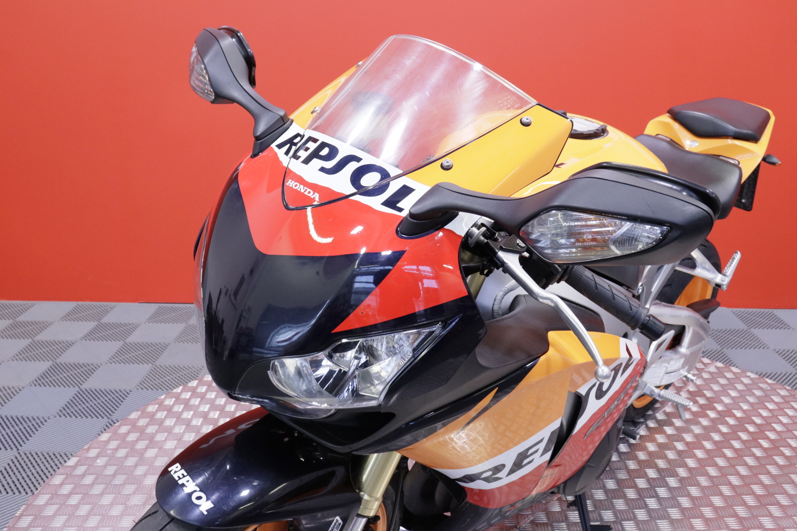 Honda - CBR - 1000 RR Fireblade // Suomi-Pyörä / Akrapovic / Huollettu // - Moottoripyörä