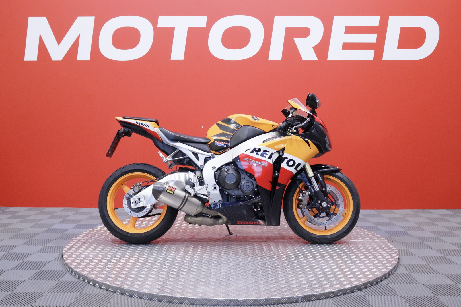Honda - CBR - 1000 RR Fireblade // Suomi-Pyörä / Akrapovic / Huollettu // - Moottoripyörä