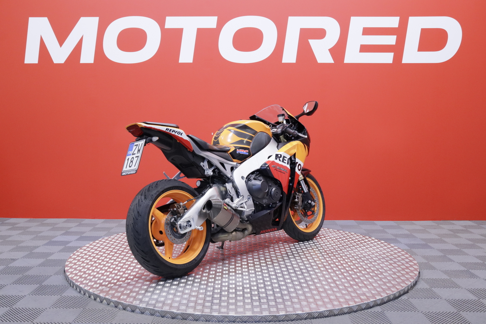 Honda - CBR - 1000 RR Fireblade // Suomi-Pyörä / Akrapovic / Huollettu // - Moottoripyörä