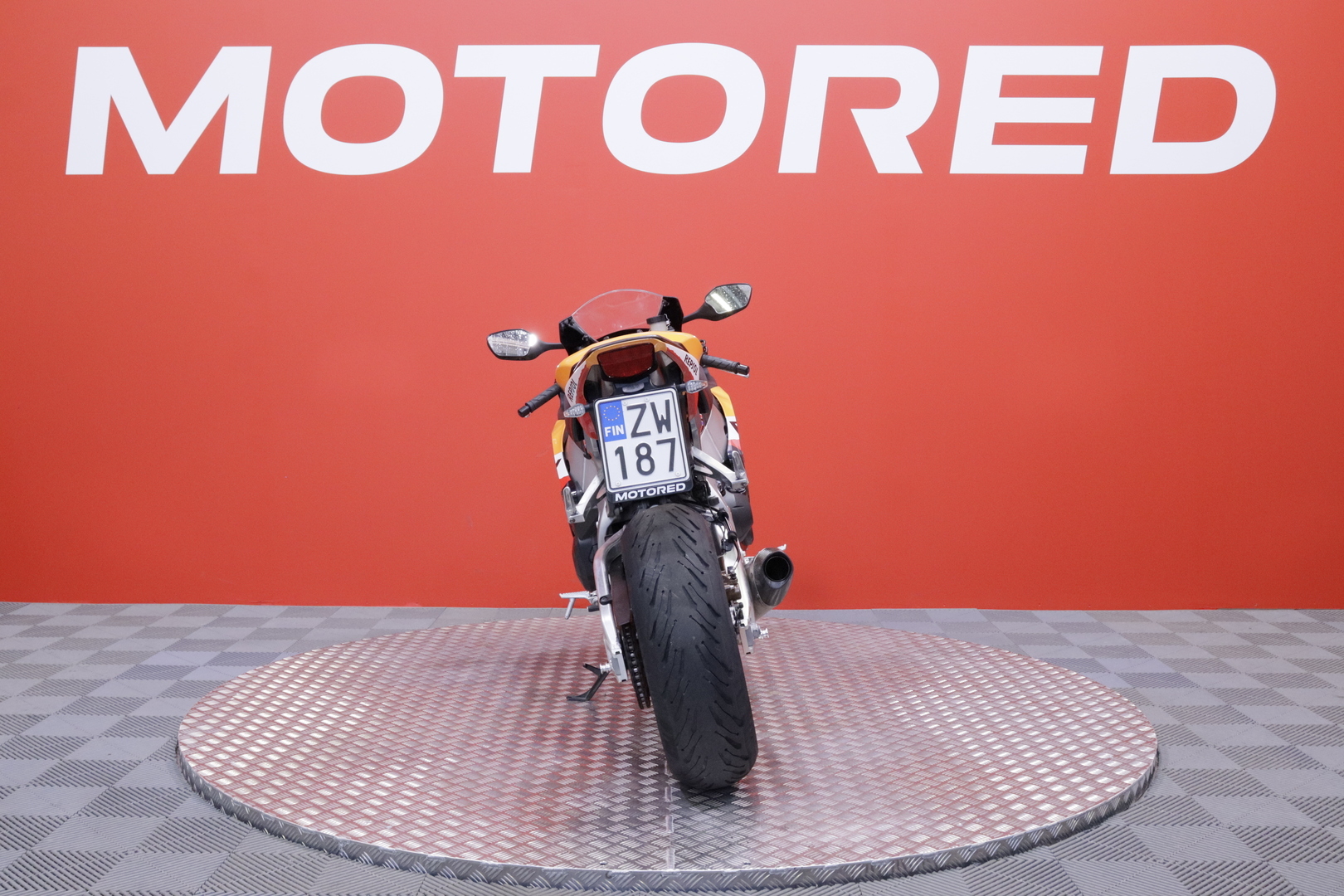 Honda - CBR - 1000 RR Fireblade // Suomi-Pyörä / Akrapovic / Huollettu // - Moottoripyörä