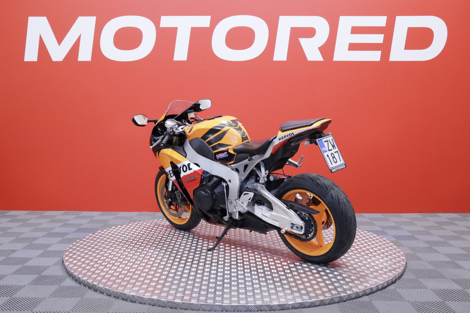 Honda - CBR - 1000 RR Fireblade // Suomi-Pyörä / Akrapovic / Huollettu // - Moottoripyörä