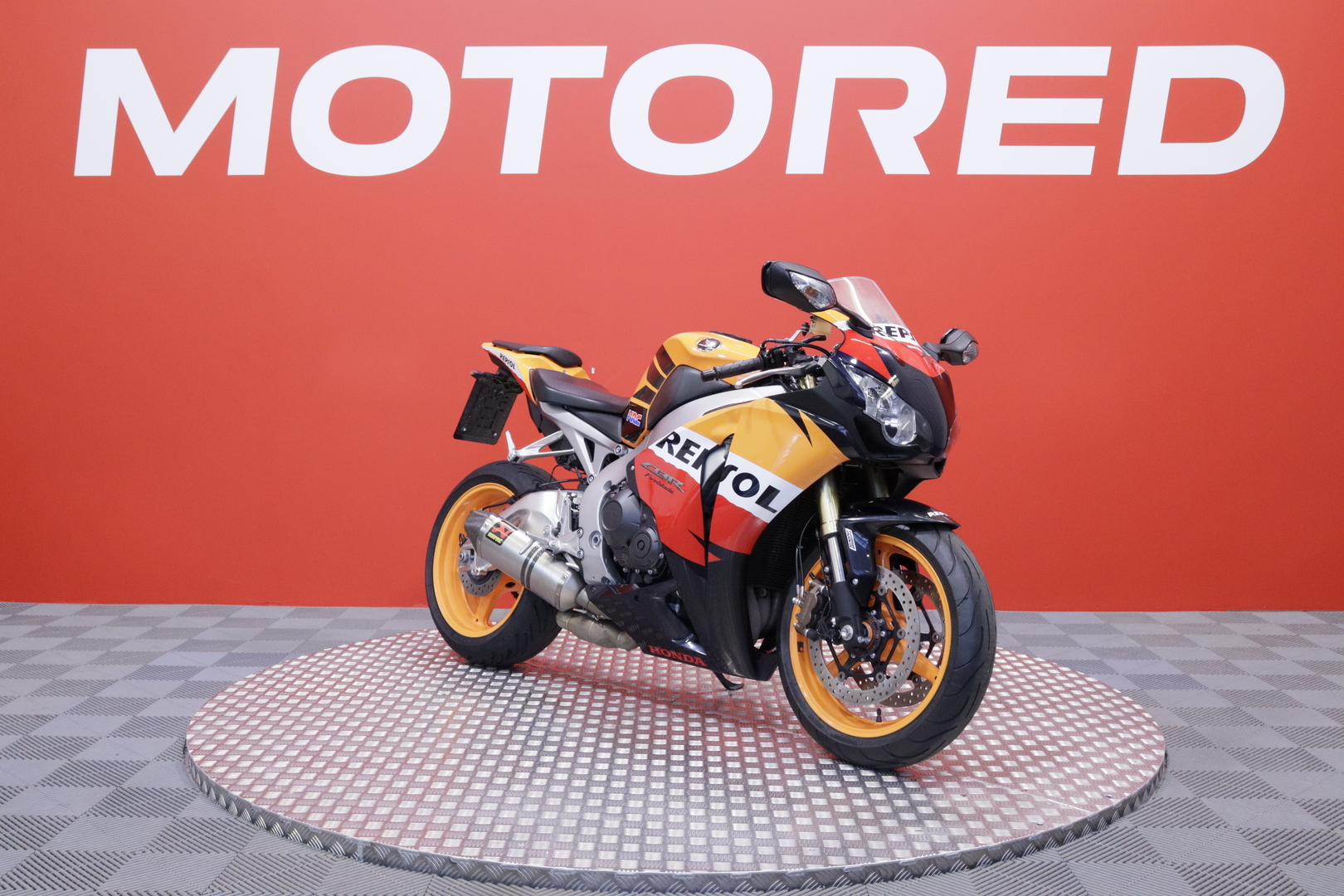 Honda - CBR - 1000 RR Fireblade // Suomi-Pyörä / Akrapovic / Huollettu // - Moottoripyörä