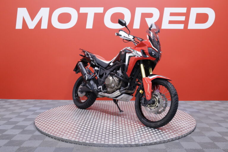Honda - CRF - 1000L Africa Twin // 2.Om. Suomi-pyörä / Huoltokirja / Remus // - Moottoripyörä