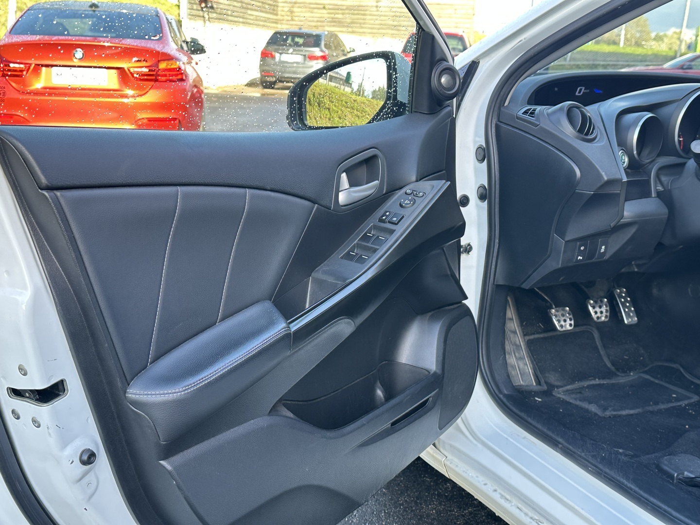 Honda - Civic - 5D 1,8i Executive - Viistoperä