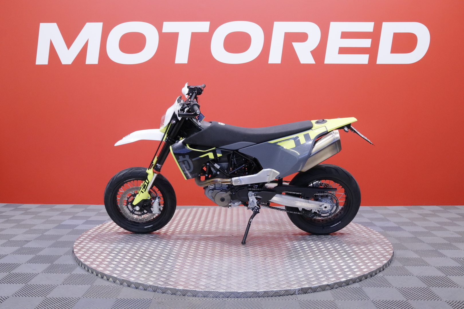Husqvarna - 701 - Supermoto // A2 / Suomi-pyörä / Cornering ABS / Easy Shift // - Moottoripyörä