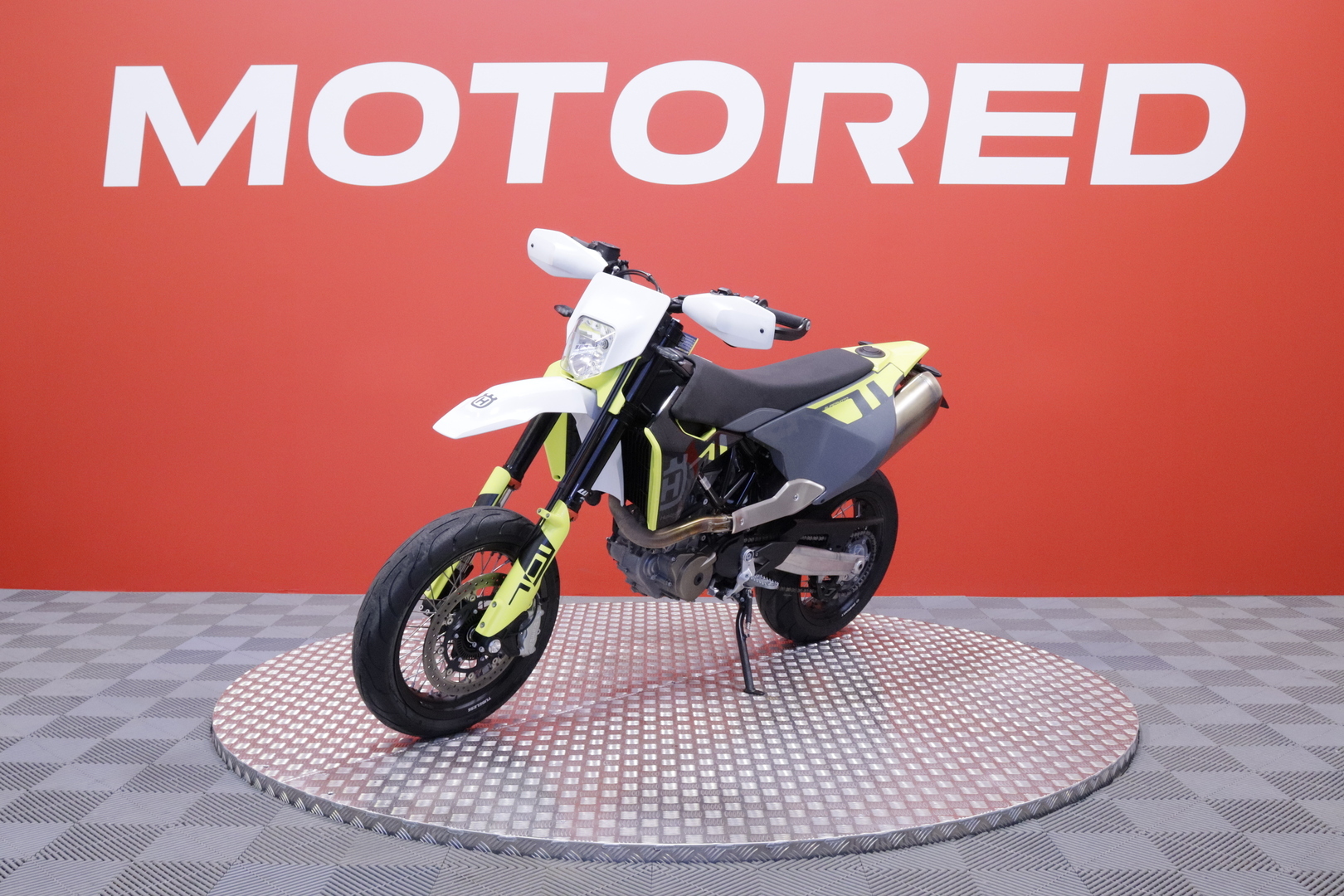 Husqvarna - 701 - Supermoto // A2 / Suomi-pyörä / Cornering ABS / Easy Shift // - Moottoripyörä