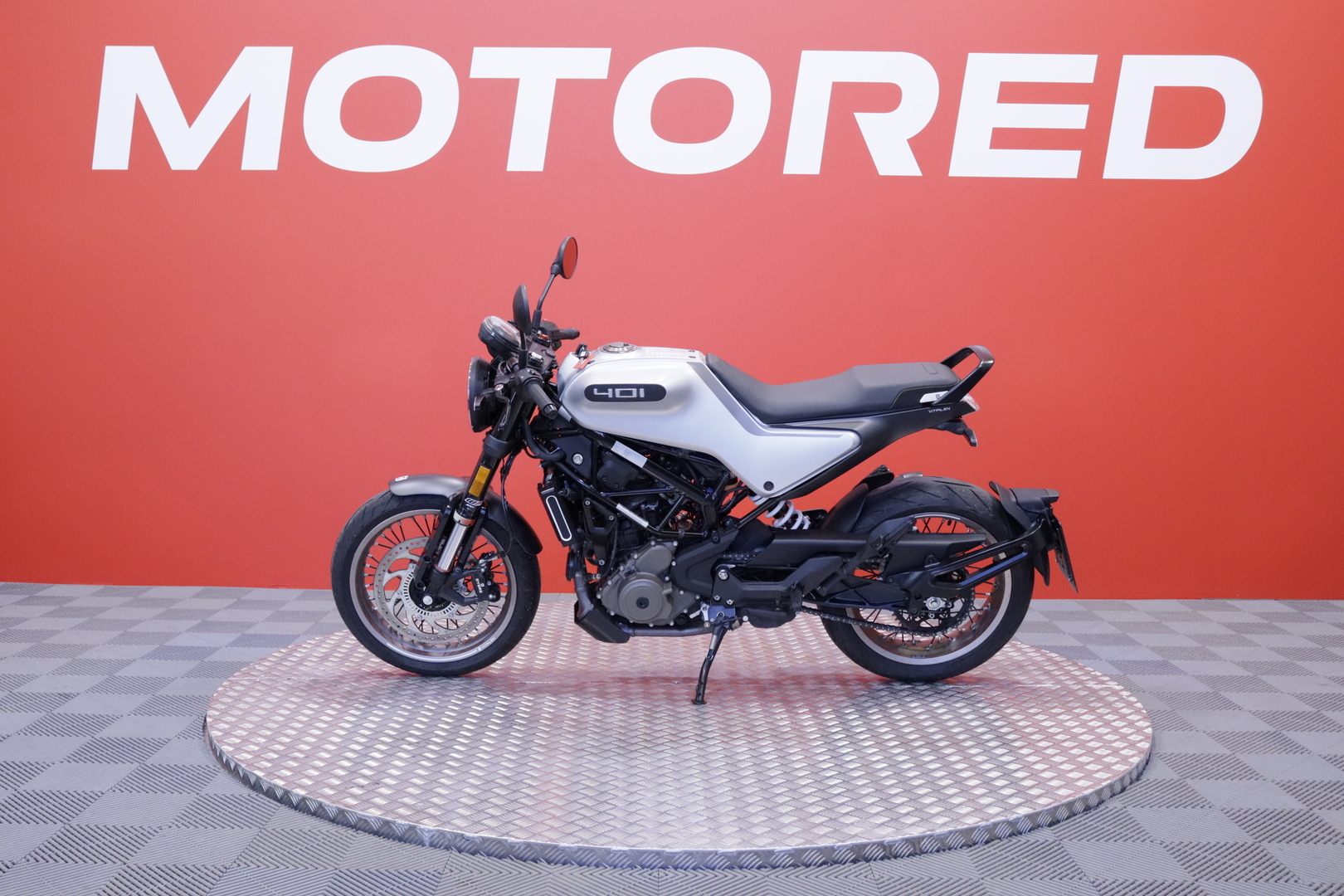 Husqvarna - VITPILEN - 401 // Suomi-pyörä / ABS / Led-Takavalo // - Moottoripyörä