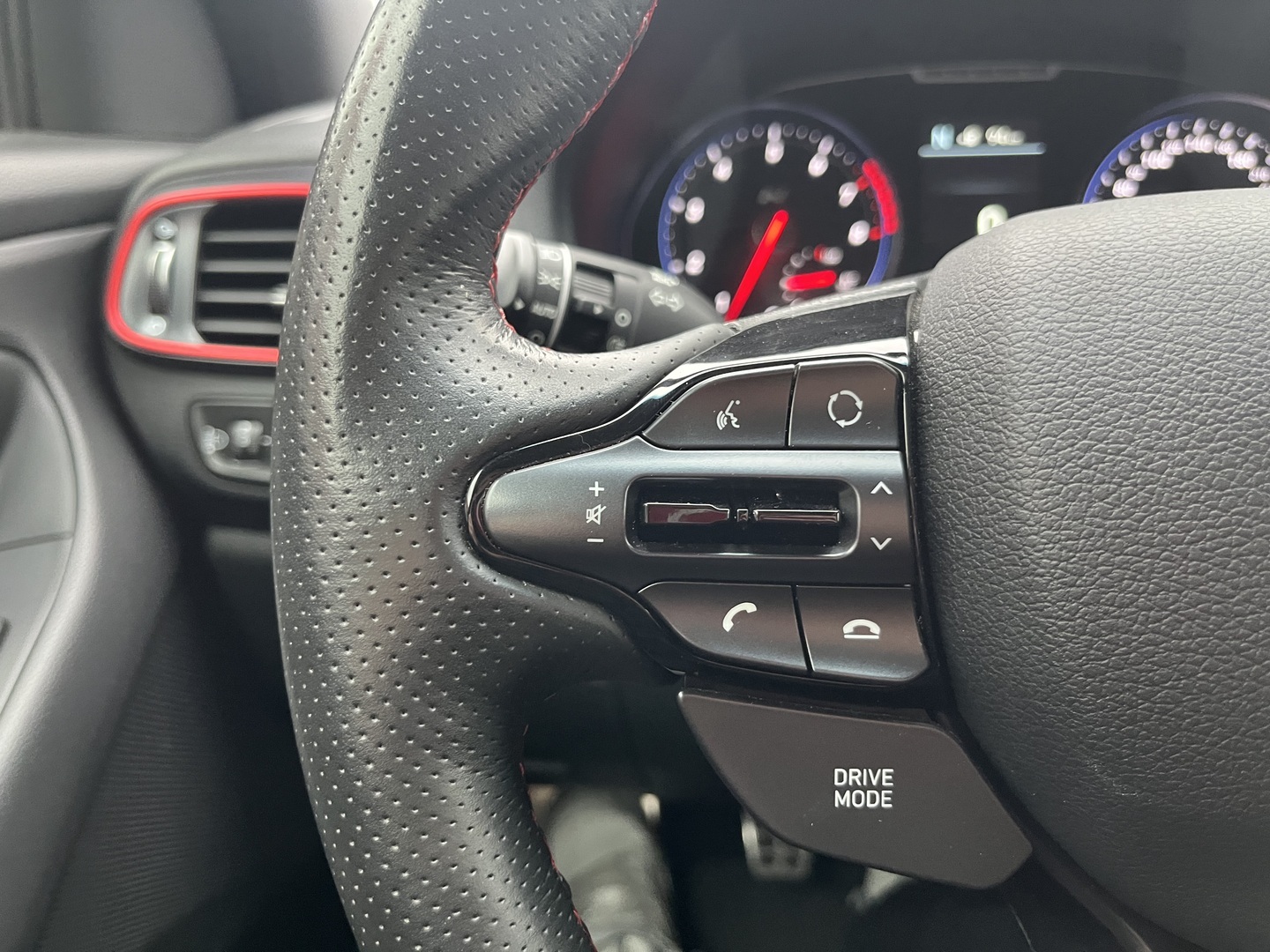 Hyundai - I30 FASTBACK - N 2,0 T-GDI 275 hv 6MT Performance Pack - Viistoperä