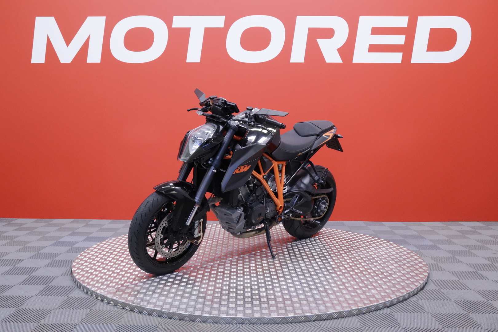 KTM - 1290 - Super Duke R // Ajomodet / Huoltokirja / TCS // - Moottoripyörä