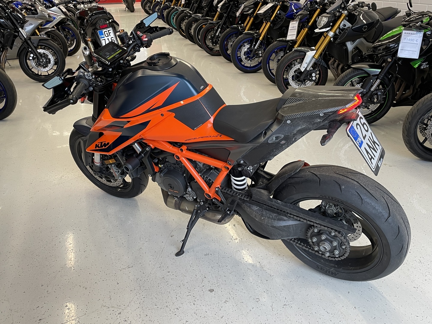 KTM - 1290 - Super Duke R // Juuri saapunut! / AR Slipari / Huoltokirja / Suomi-pyörä // - Moottoripyörä