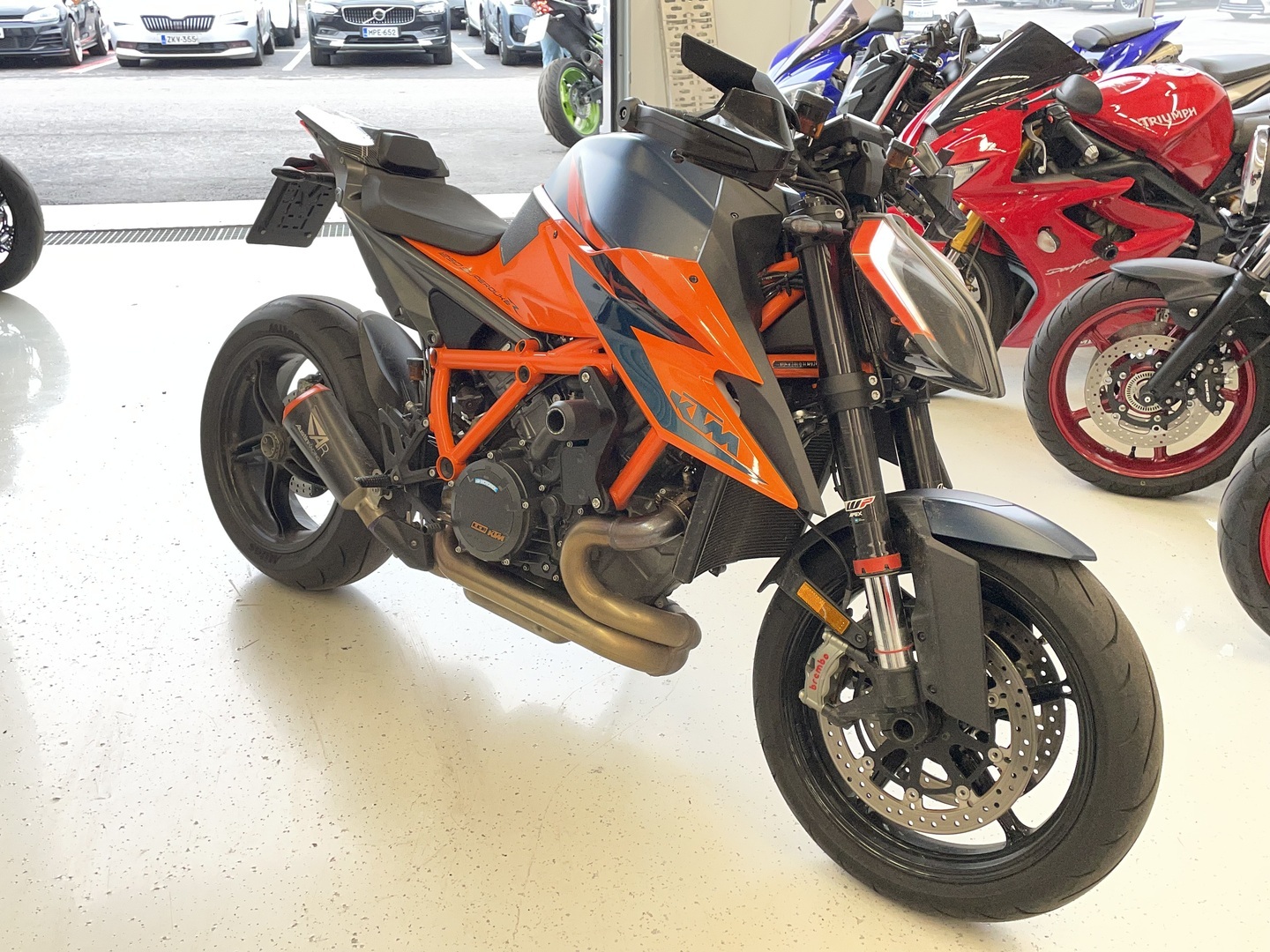 KTM - 1290 - Super Duke R // Juuri saapunut! / AR Slipari / Huoltokirja / Suomi-pyörä // - Moottoripyörä