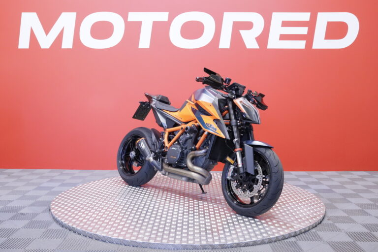 KTM - 1290 - Super Duke R // Track Pack / AR Slipari / Huoltokirja / Suomi-pyörä // - Moottoripyörä