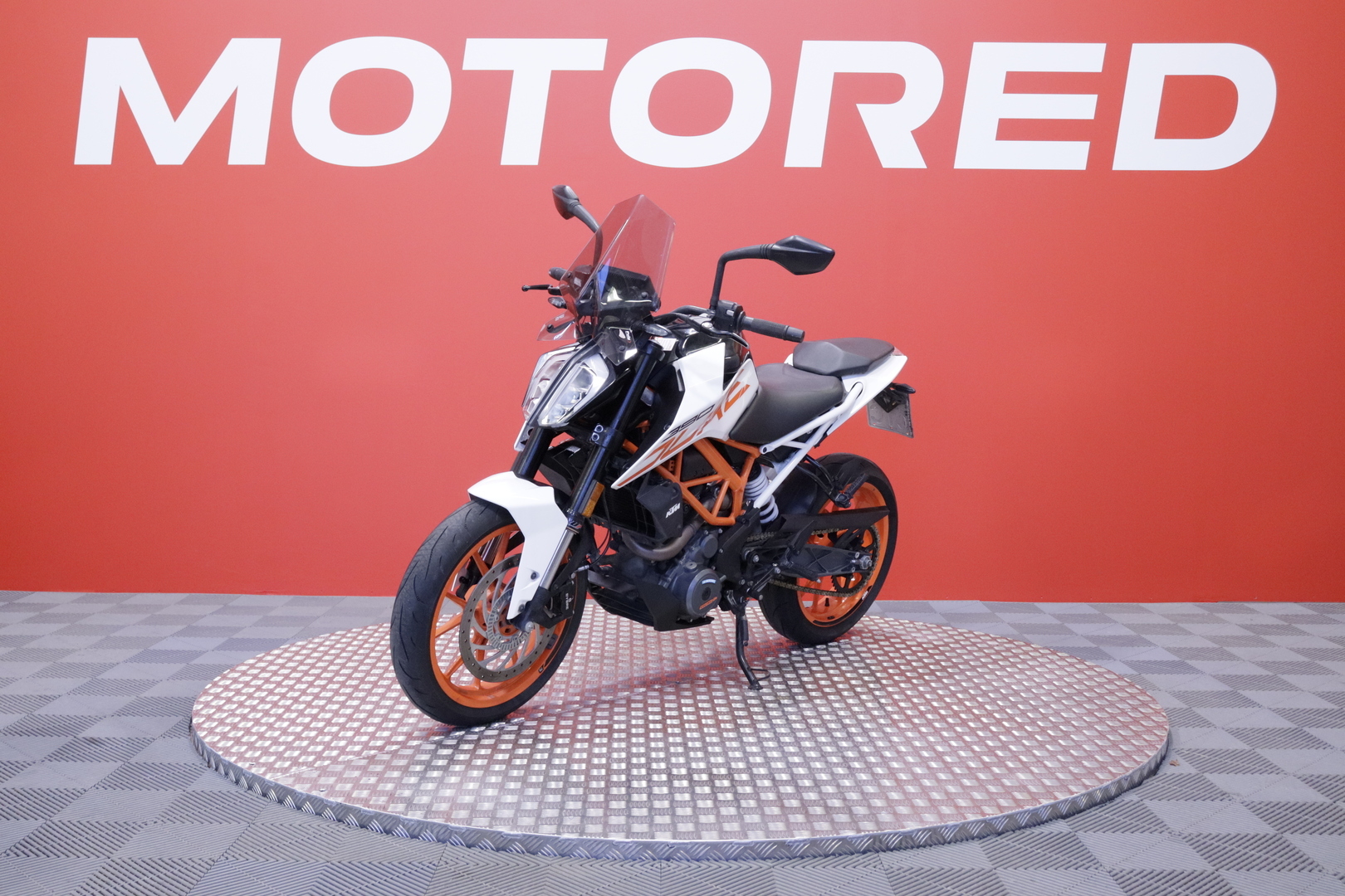 KTM - 390 - Duke // Suomi Pyörä / Huoltokirja / ABS / TFT mittaristo // - Moottoripyörä