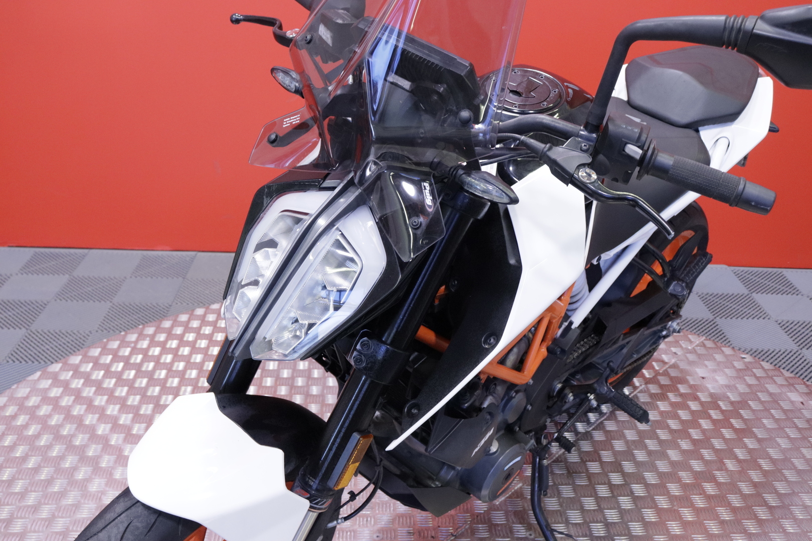 KTM - 390 - Duke // Suomi Pyörä / Huoltokirja / ABS / TFT mittaristo // - Moottoripyörä