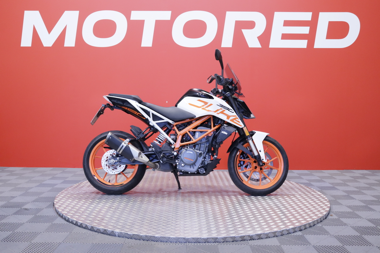 KTM - 390 - Duke // Suomi Pyörä / Huoltokirja / ABS / TFT mittaristo // - Moottoripyörä