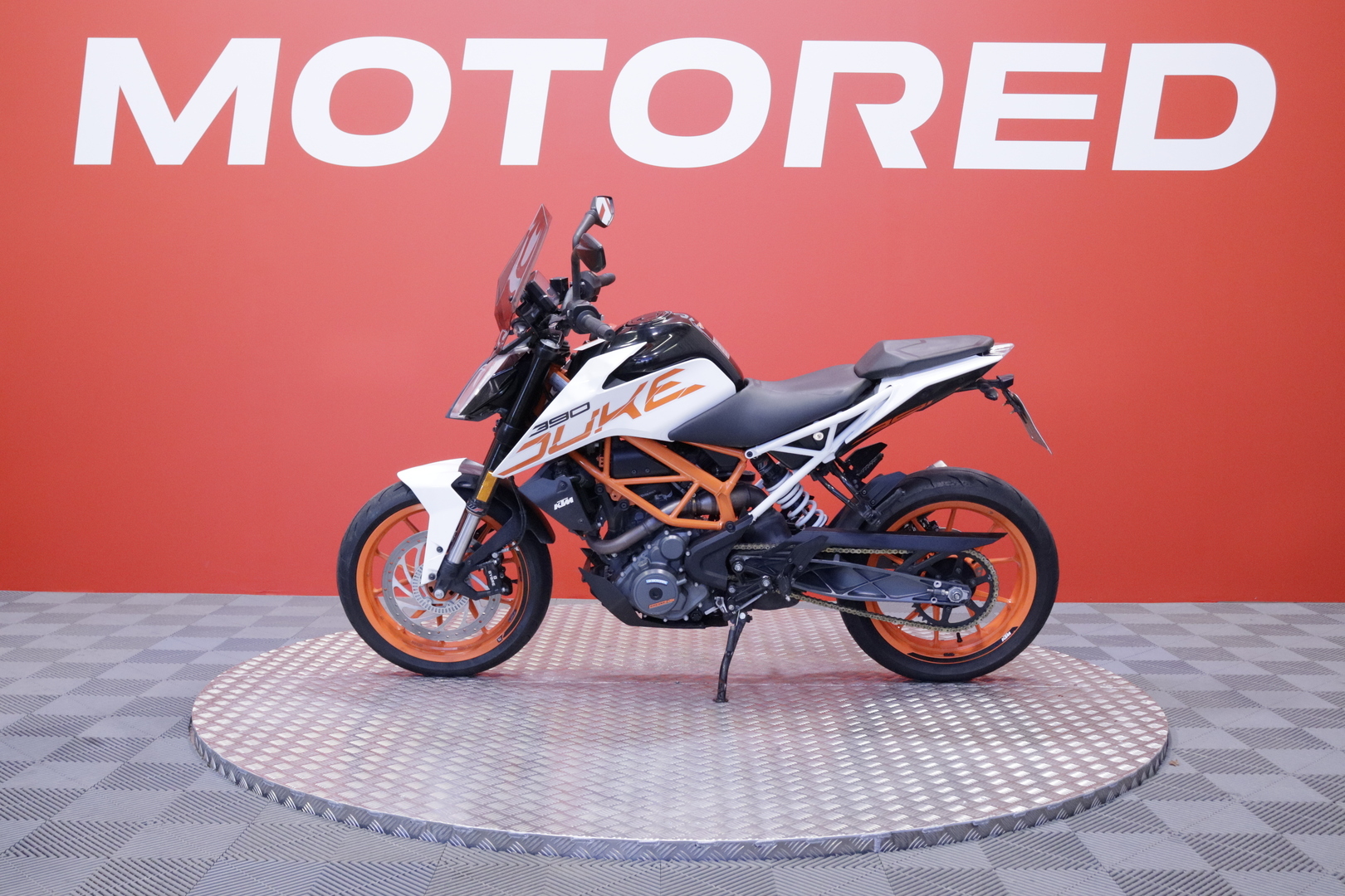 KTM - 390 - Duke // Suomi Pyörä / Huoltokirja / ABS / TFT mittaristo // - Moottoripyörä