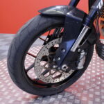 KTM - 690 - Duke R // A2 / Akrapovic / Huoltokirja / Suomi-Pyörä / Kaatumaraudat // - Moottoripyörä