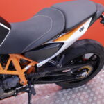 KTM - 690 - Duke R // A2 / Akrapovic / Huoltokirja / Suomi-Pyörä / Kaatumaraudat // - Moottoripyörä