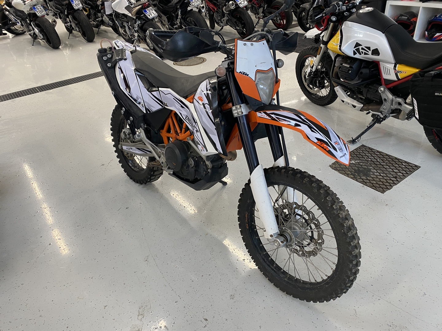 KTM - 690 - Enduro // Juuri saapunut! / Suomi-pyörä / Evo kit / Akrapovic / LED-Valot / Lisätankki // - Moottoripyörä